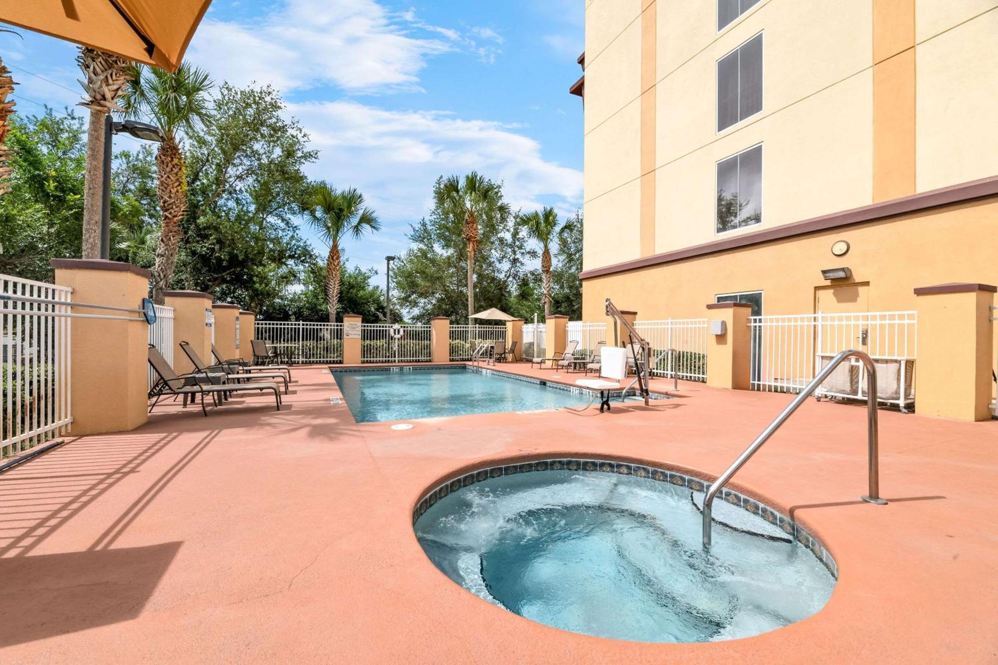 Comfort Suites Orlando Airport Eksteriør billede